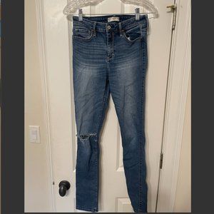 ABERCROMBIE AND FITCH Ripped Denim Skinny Jeans - Size 6R / 28